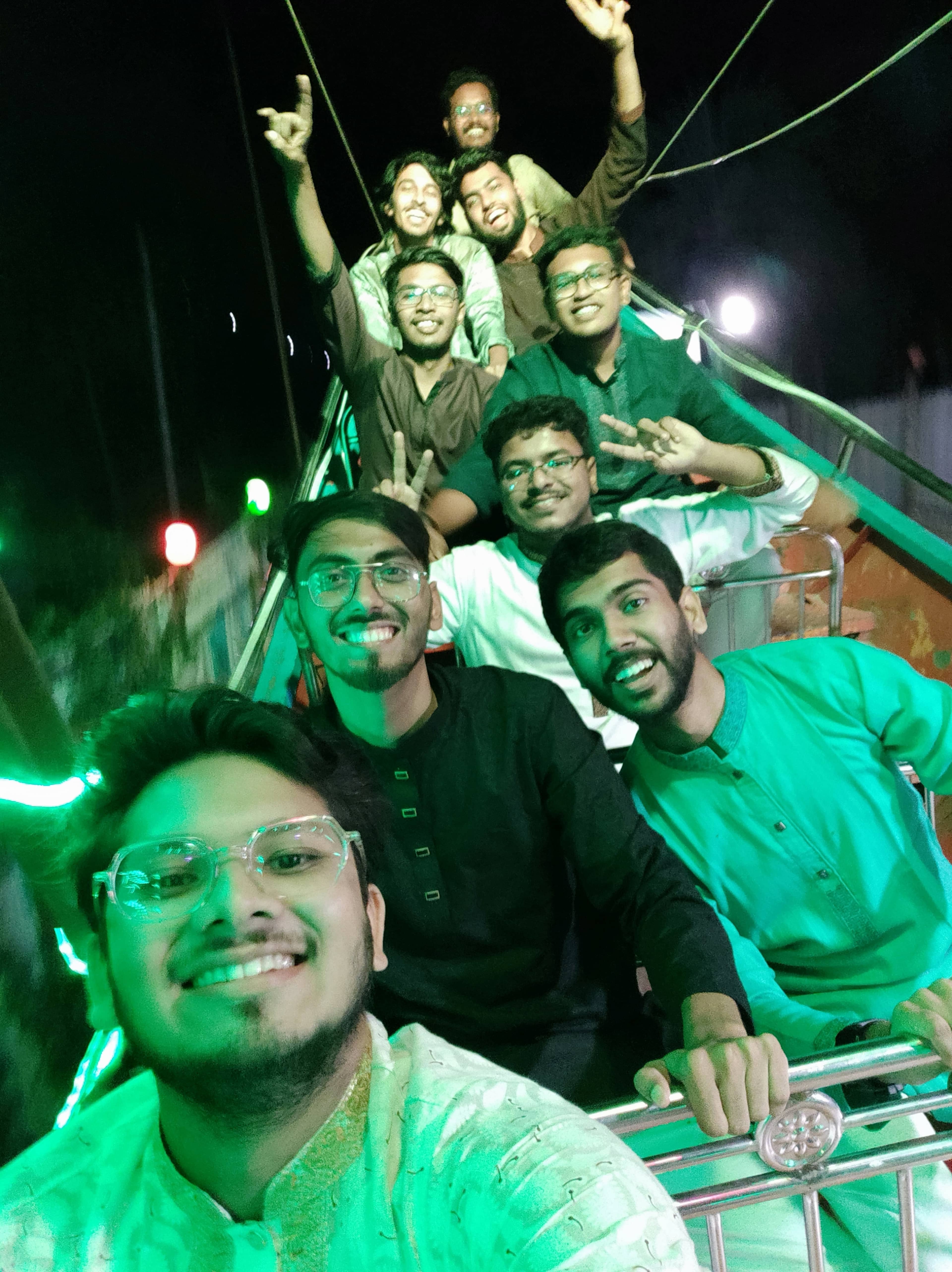 শাপা-ডে ঝুলন্ত নৌকা