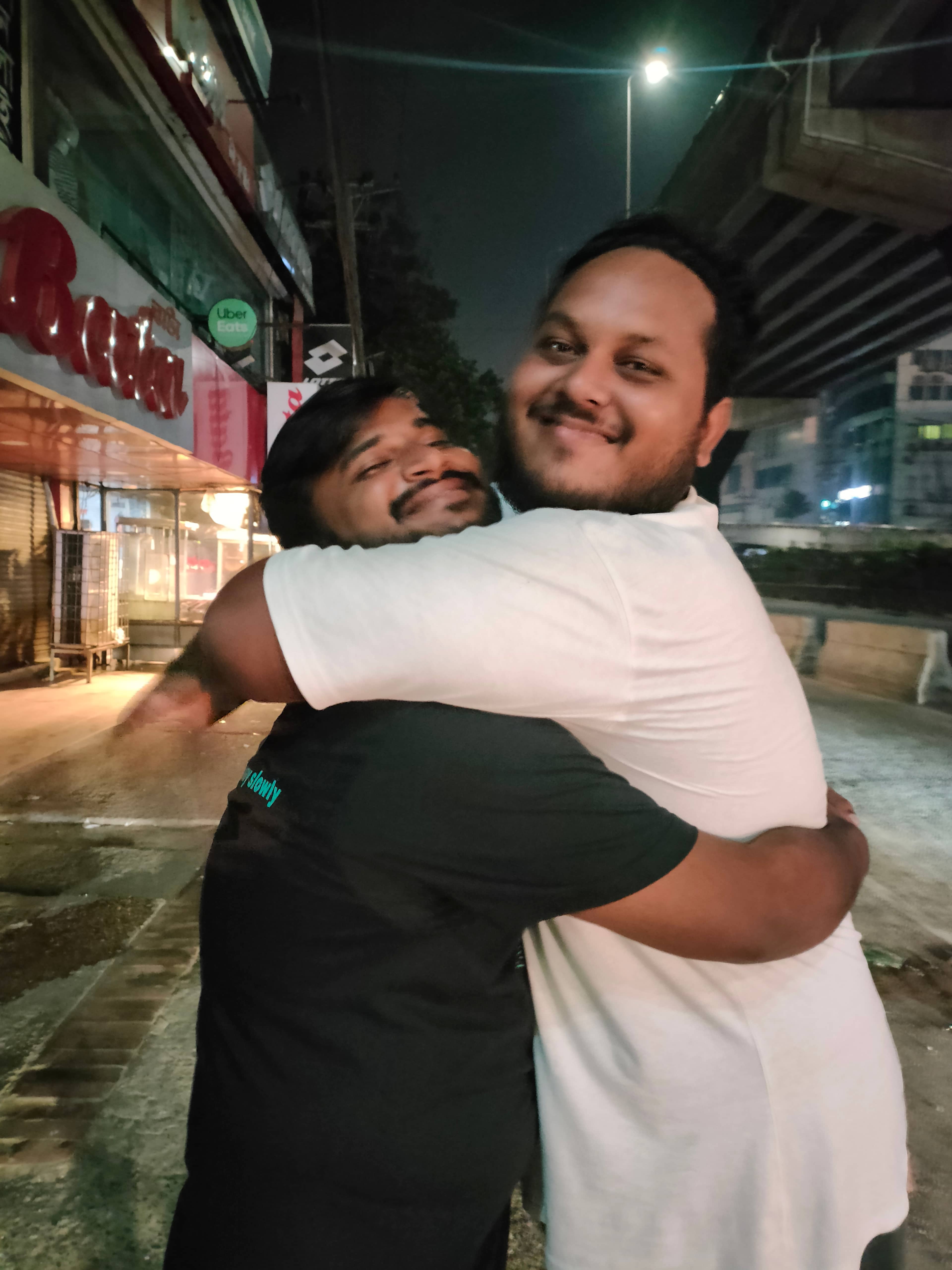 বুফে শেষ করে কোলাকুলি