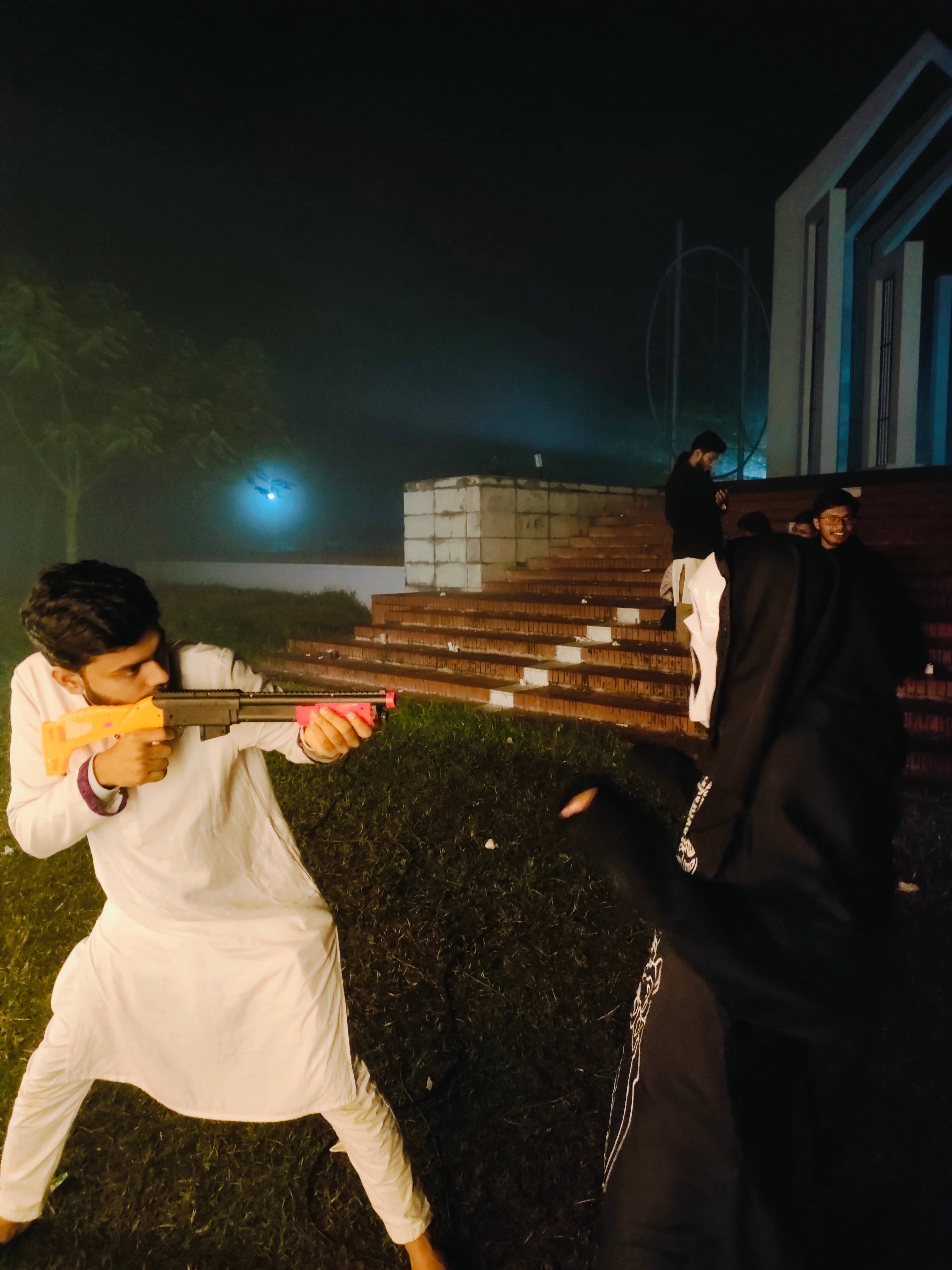 ভূতের দিকে আক্রমণ
