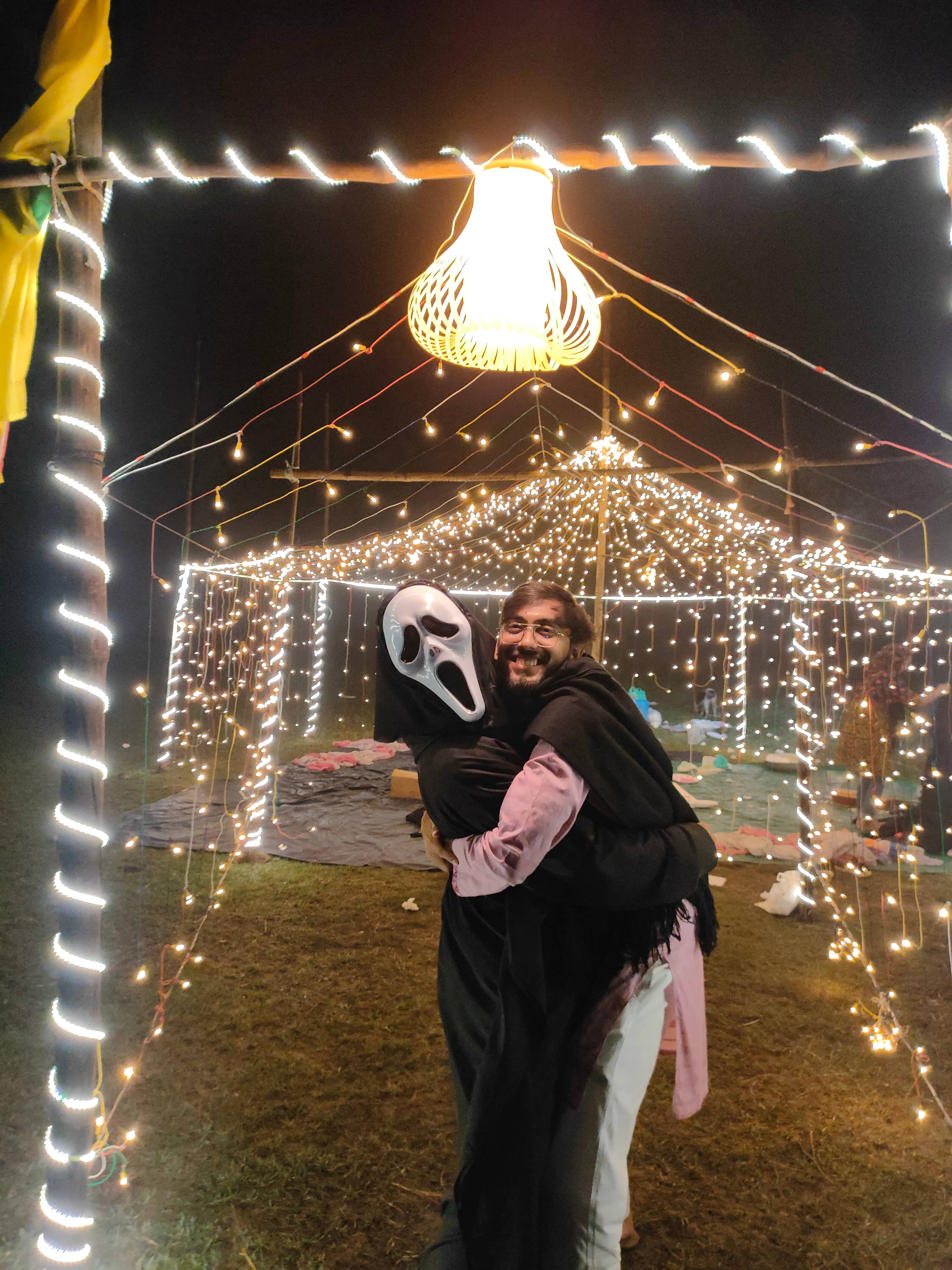 ভূতে মানুষে ভালোবাসা