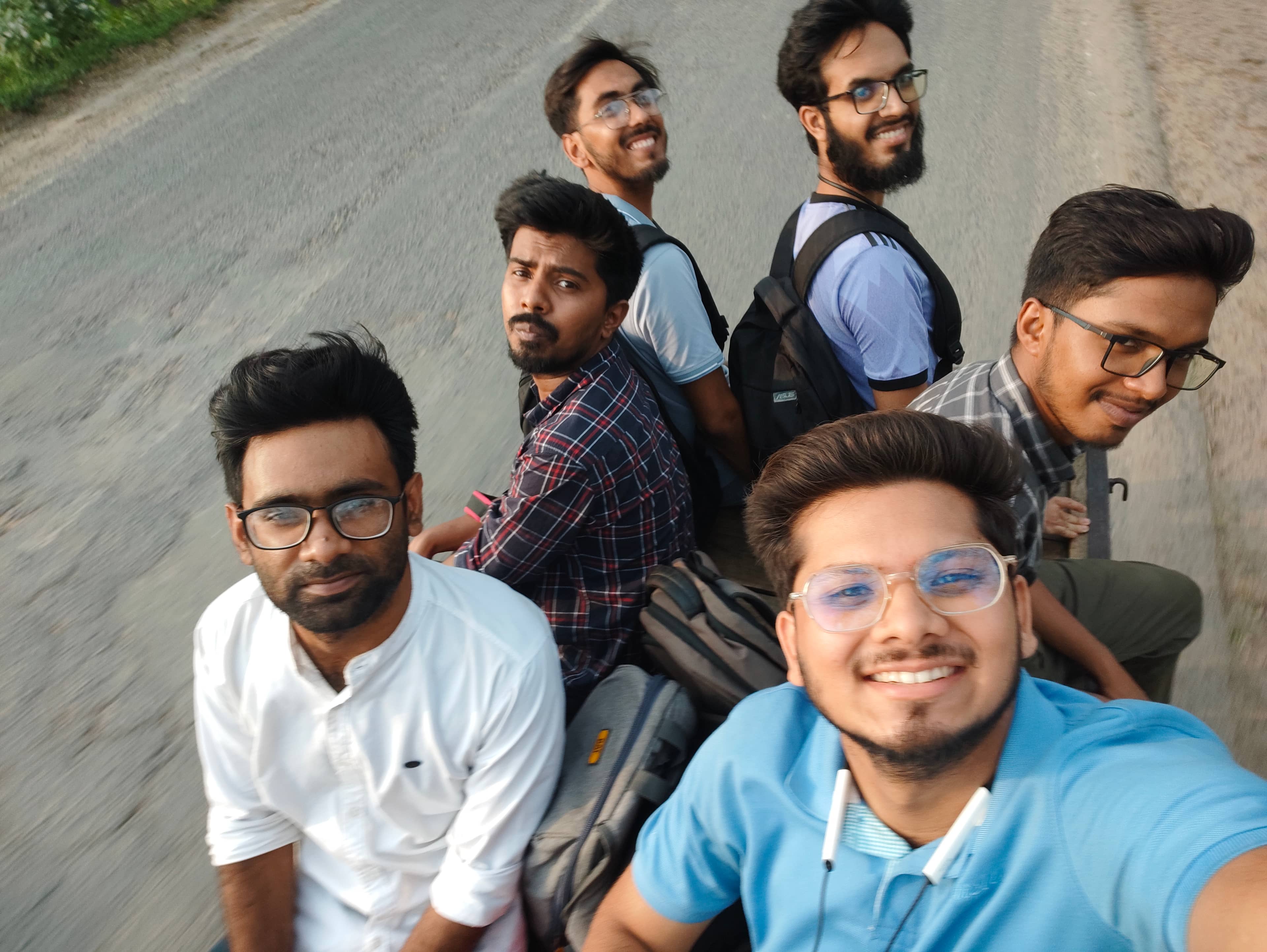 লিচু খেতে পাবনায় যাচ্ছি সাজ্জাদের বাসায়