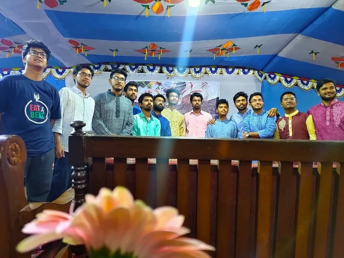খাজা হলের এনুয়াল ফিস্টে দেবাশীষ স্যারের সাথে