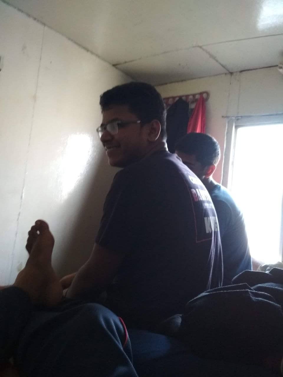 বরিশালের বন্ধুর সাথে লঞ্চে খুনসুটি