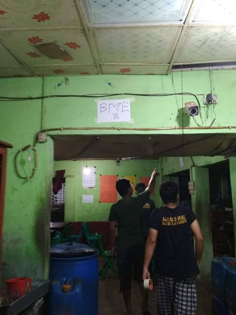 পোস্টার লাগানোর জন্য যায়গা ধরতে হচ্ছে