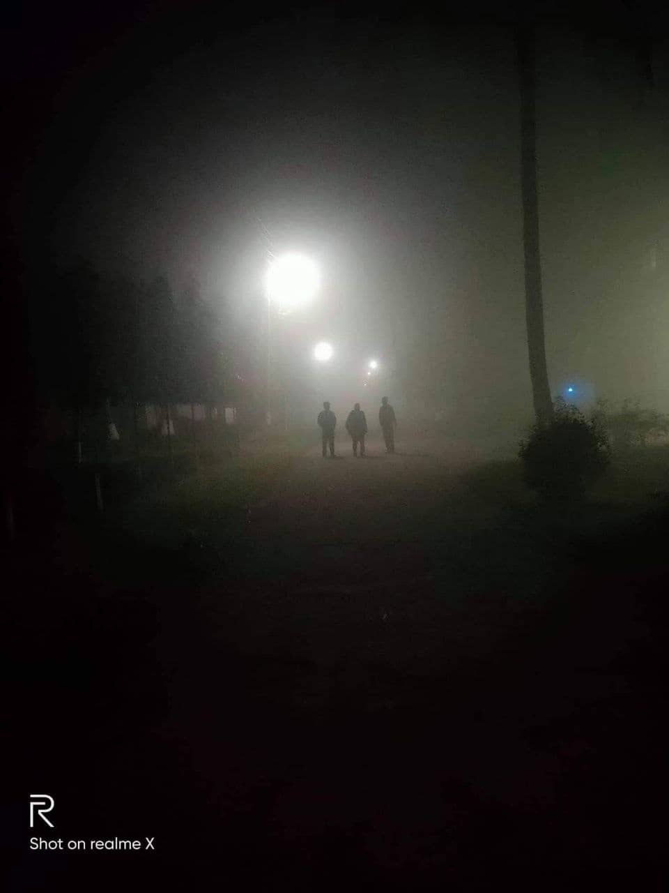 শীত কালে রাতের বেলা ঘুরে ফিরে বেড়ানো হত অনেক সময়।