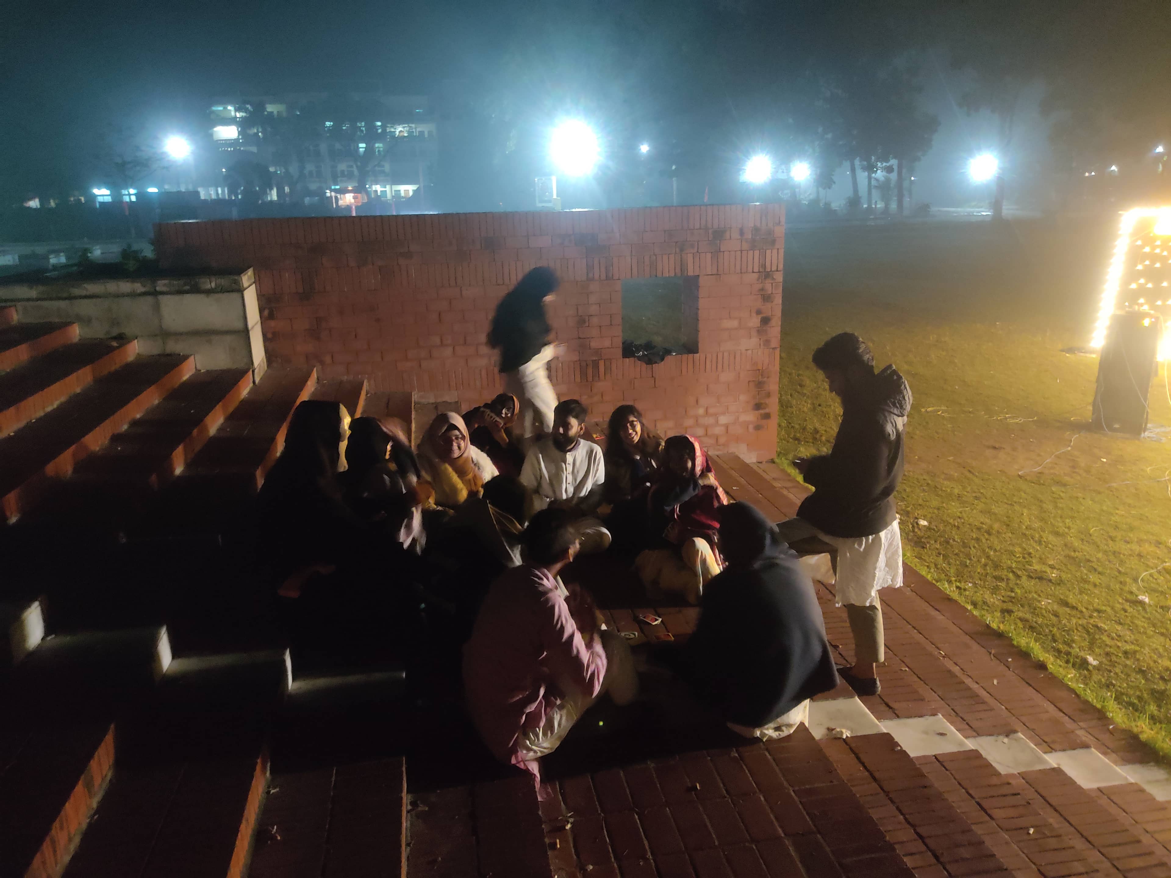 খাওয়ার পর আড্ডা চলছে