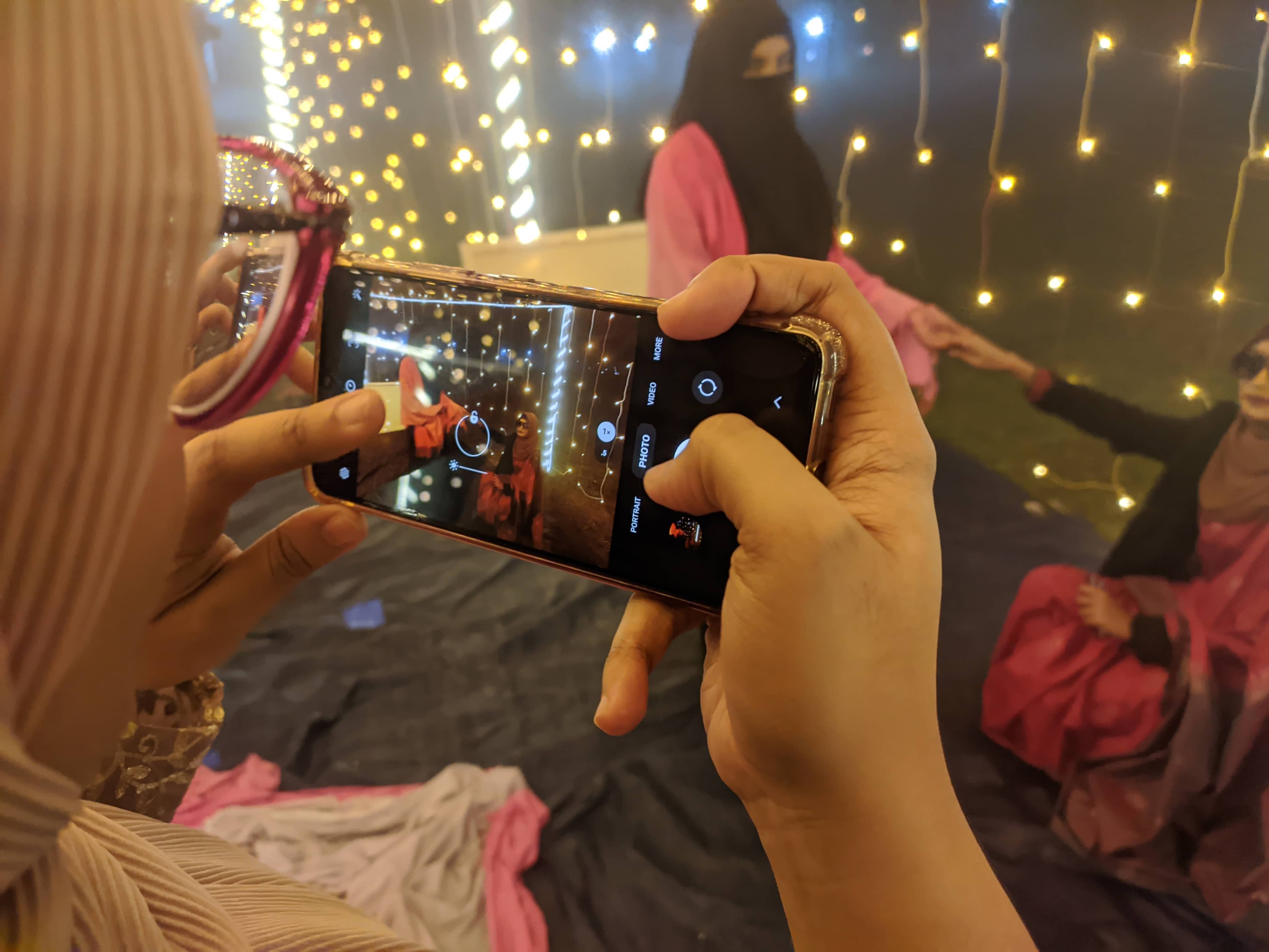 দিশা ও তাসরিমা (ছবি তুলছে সুমাইয়া)
