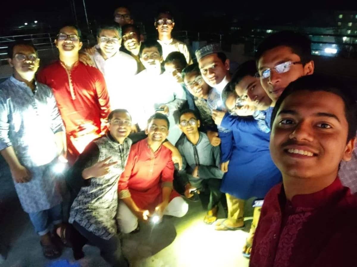 বিএমই '১৪ এর ক্যাম্প ফায়ারে। ছাদে হয়েছিল এটা