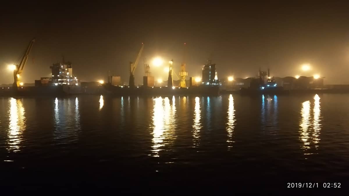 লঞ্চ থেকে মংলা