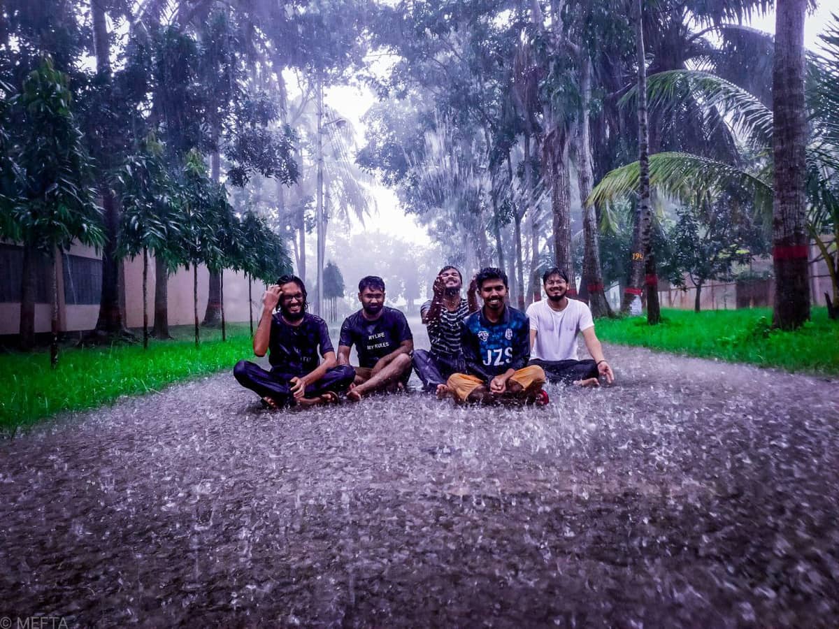 করোনার বন্ধের কুয়েটে