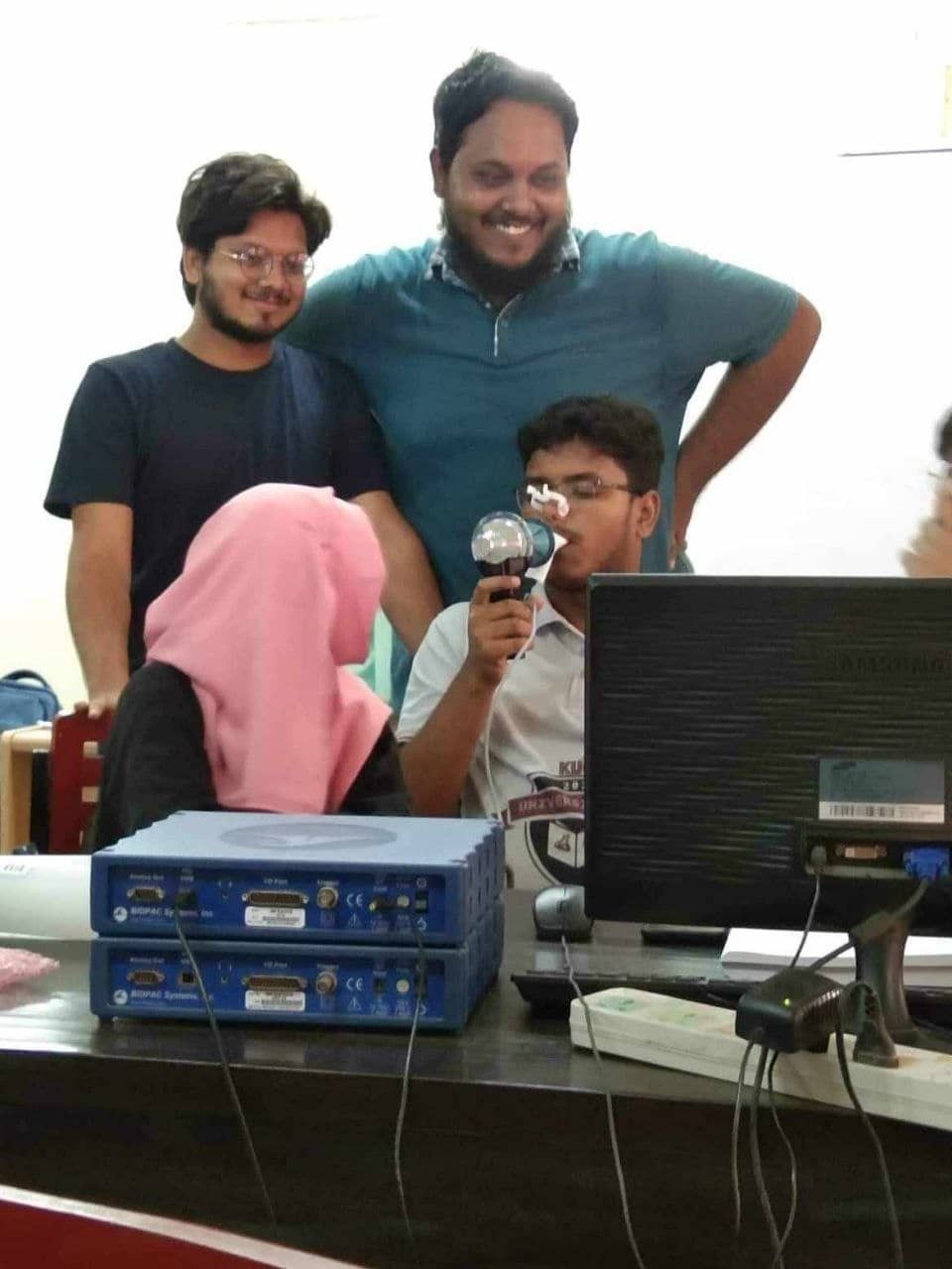 কঠিন ল্যাব চলছে