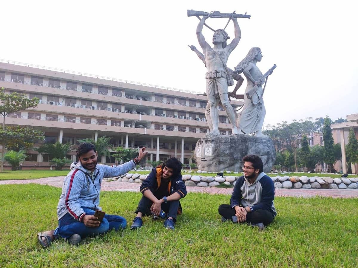 করোনার মাঝে