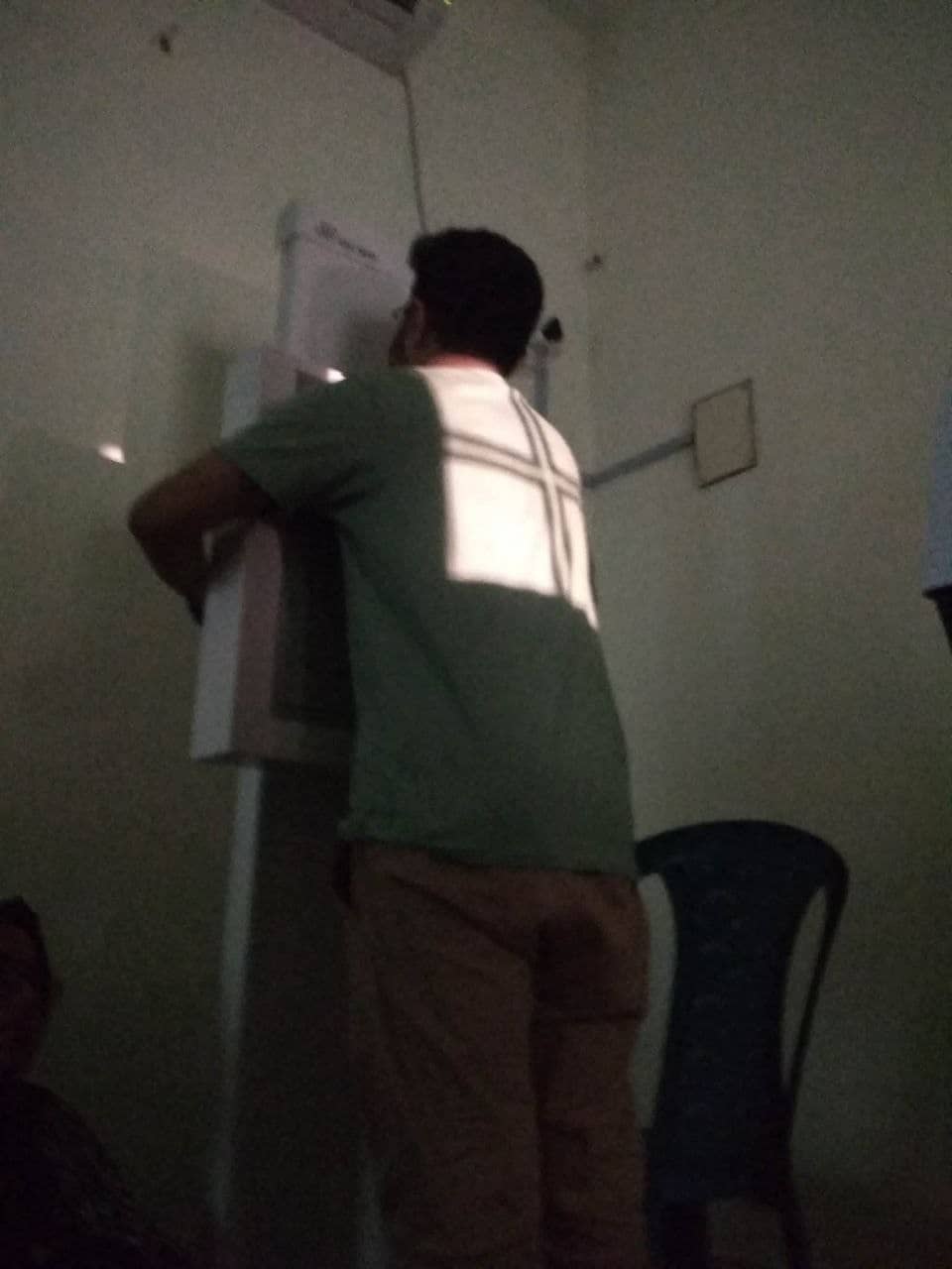 আবেগে ল্যাবের যন্ত্র জড়িয়ে ধরেছে অভিষেক।