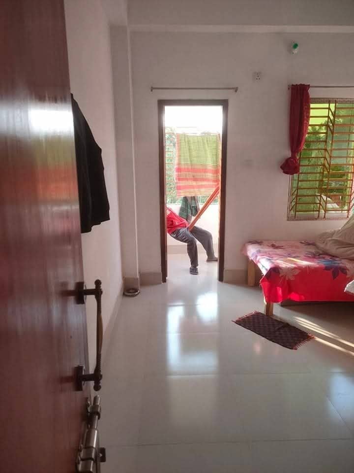 হতাশায় গ্যাজানো চলছে